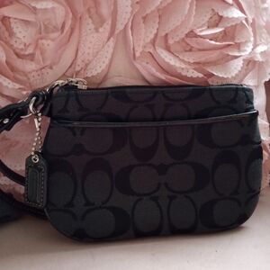 COACH WRISTLET EUC